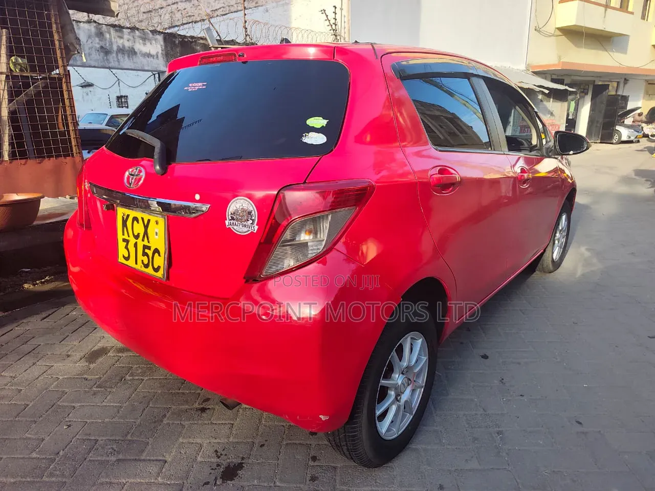 Toyota Vitz 2012 Red