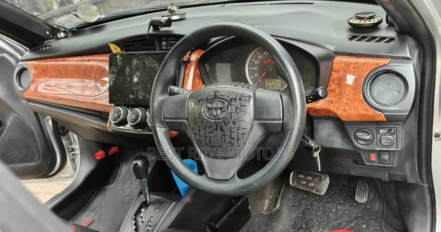 Toyota Axio 1.5 X 2WD 2013 Silver