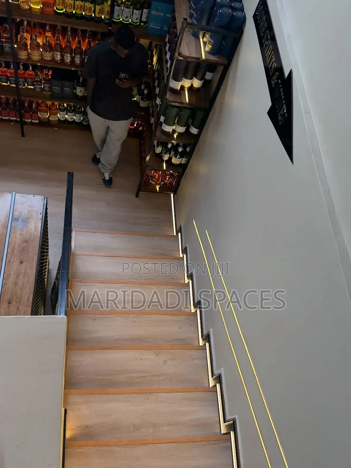 Waterproof and Scratch Resistant SPC Flooring Tiles
