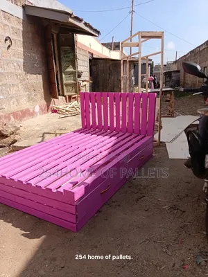 All Pink Strong 4 by 6 Pallet Bed With Drawers