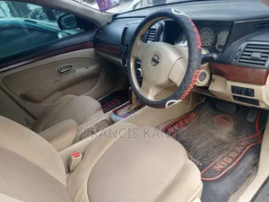 Nissan Bluebird 2009 Silver