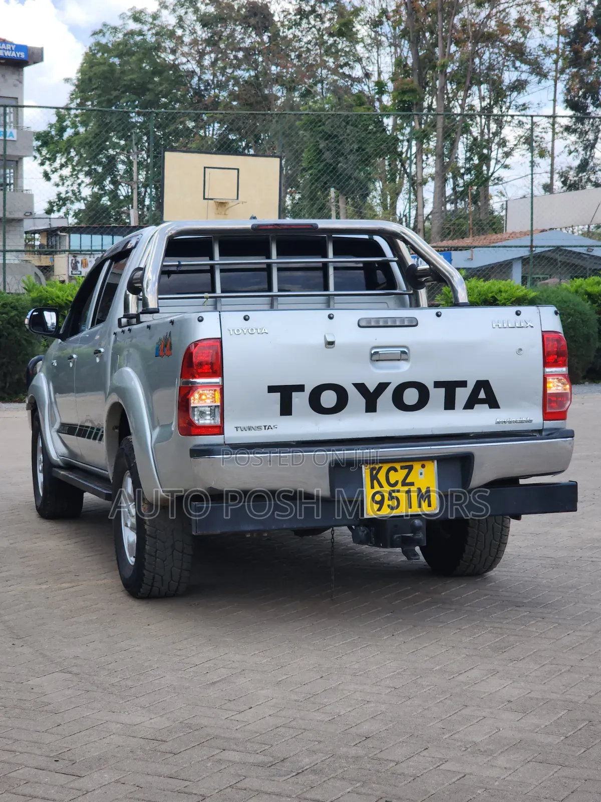 Toyota Hilux 2013 Silver