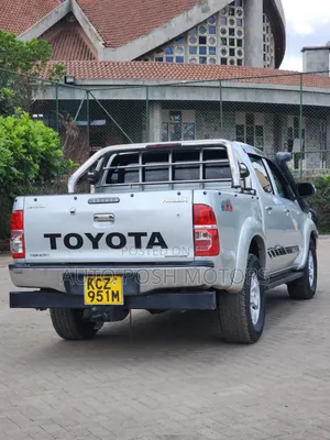 Toyota Hilux 2013 Silver