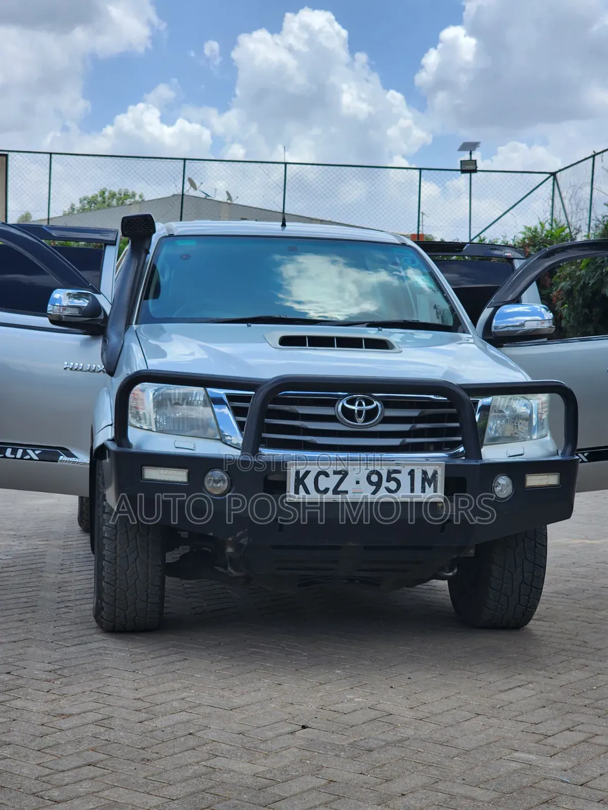 Toyota Hilux 2013 Silver