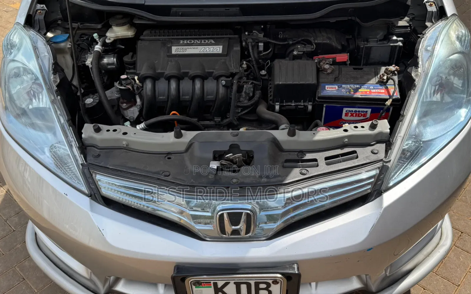 Honda Fit Shuttle 1.3 Hybrid 2WD 2013 Silver