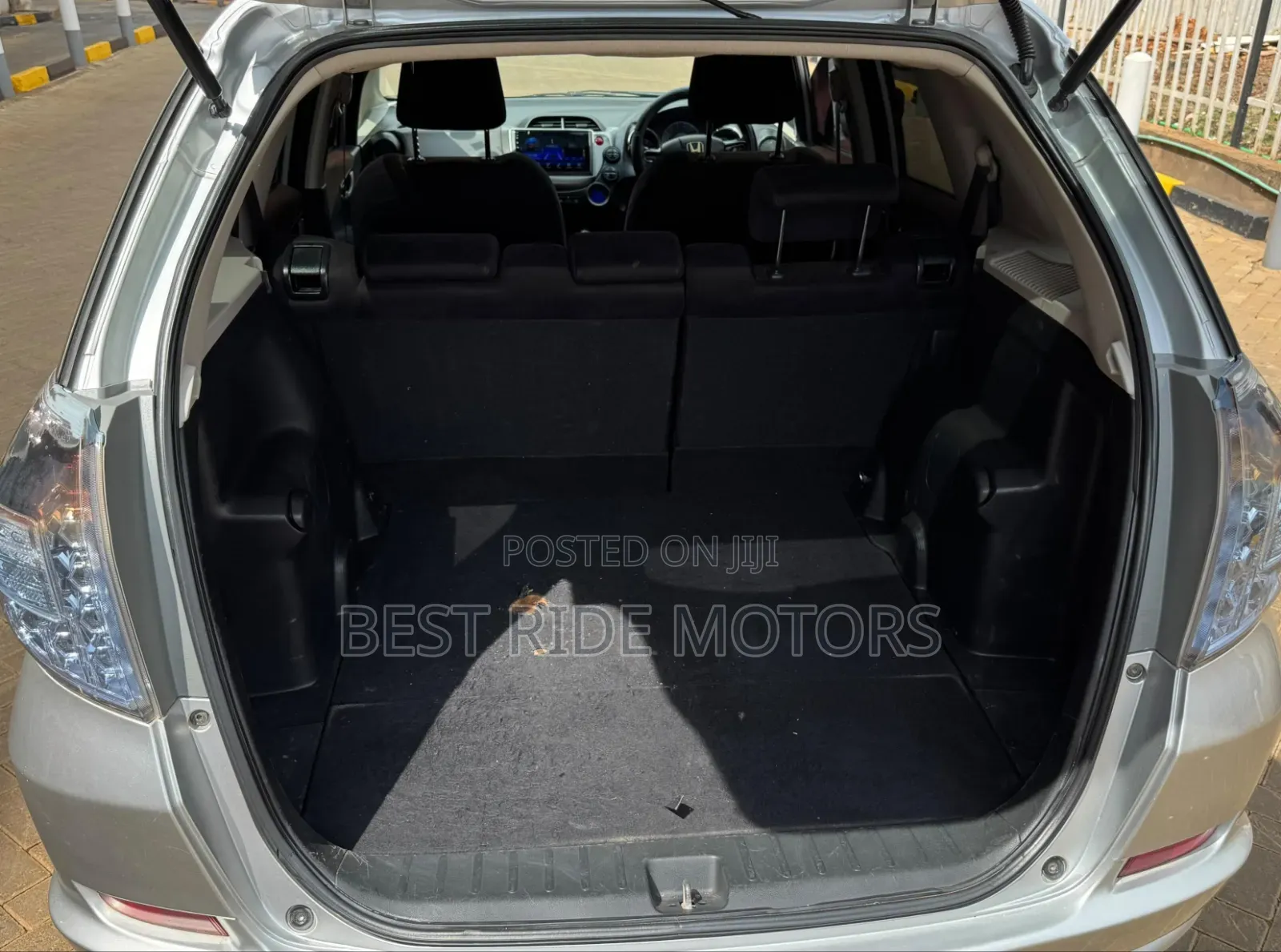 Honda Fit Shuttle 1.3 Hybrid 2WD 2013 Silver