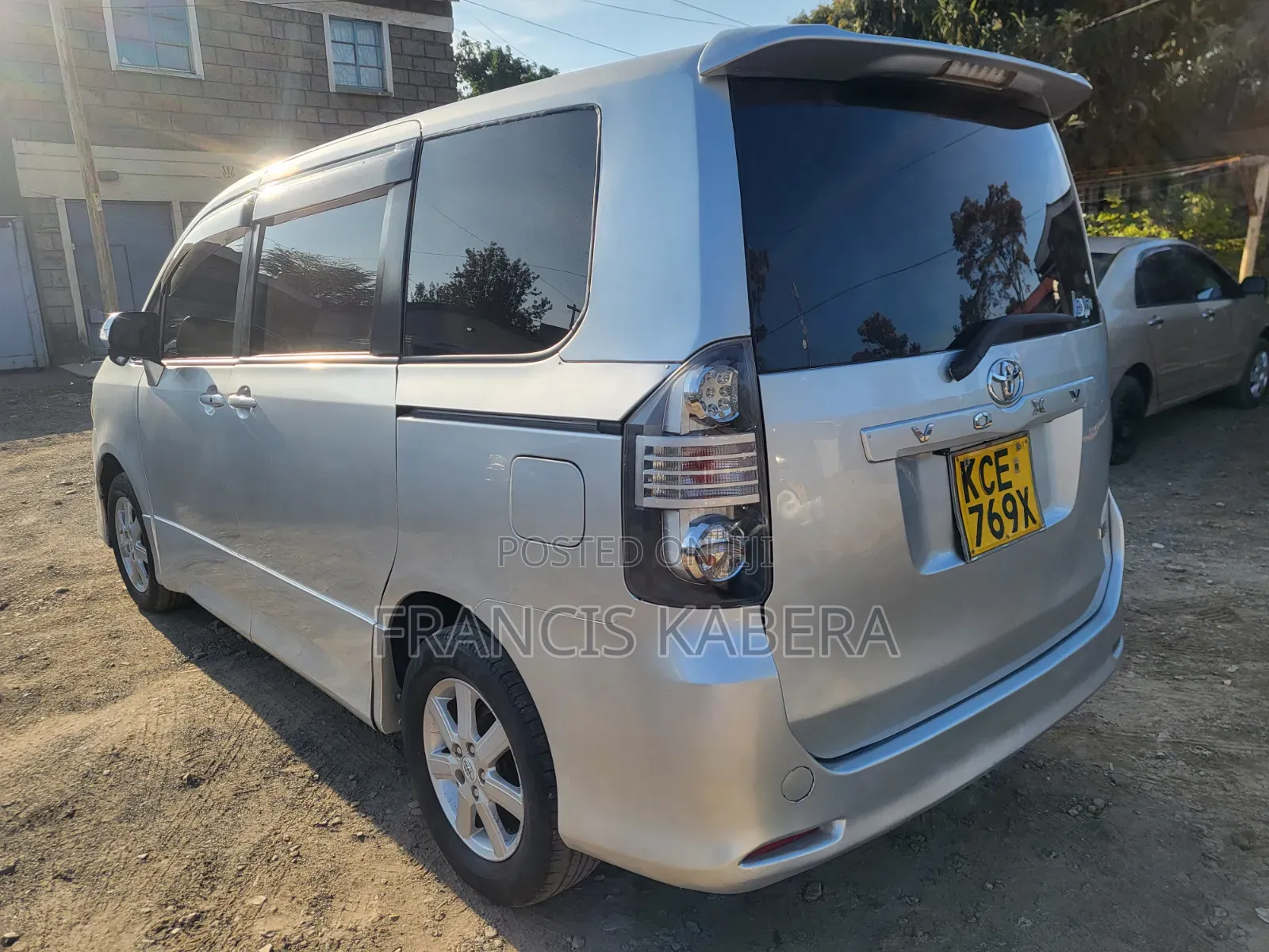 Toyota Voxy 2009 Silver