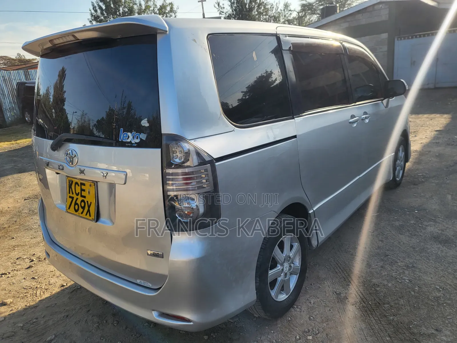Toyota Voxy 2009 Silver