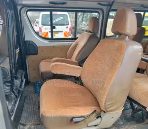 Toyota HiAce 2018 Silver