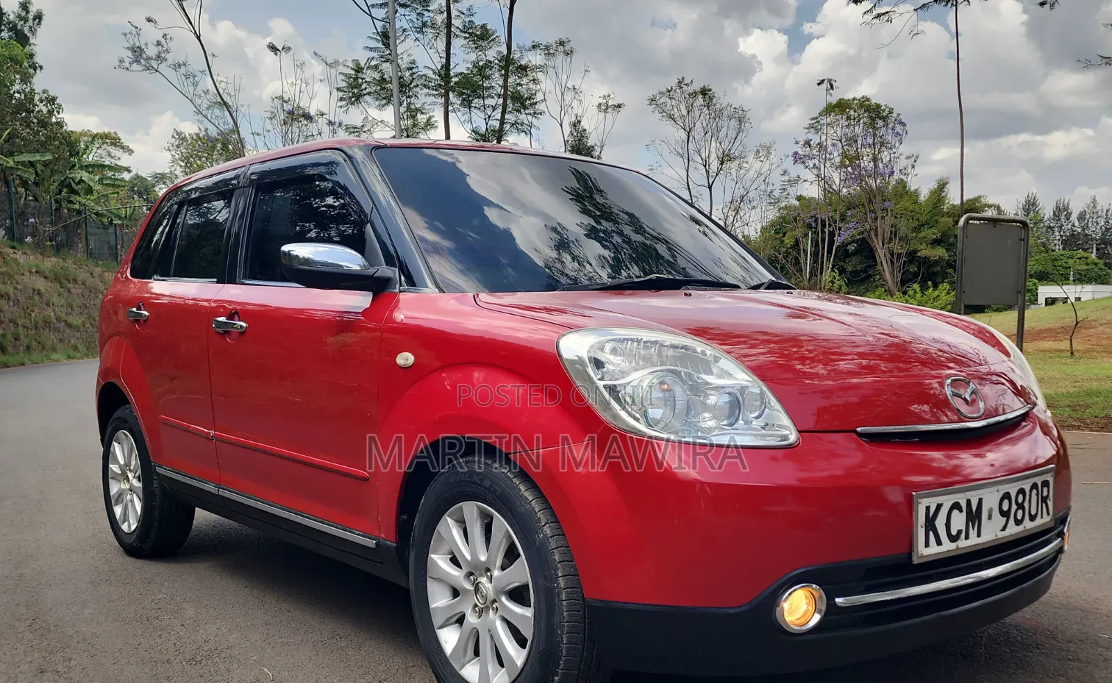 Mazda Verisa 2010 Red