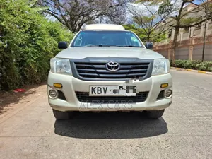 Toyota Hilux 2012 Silver
