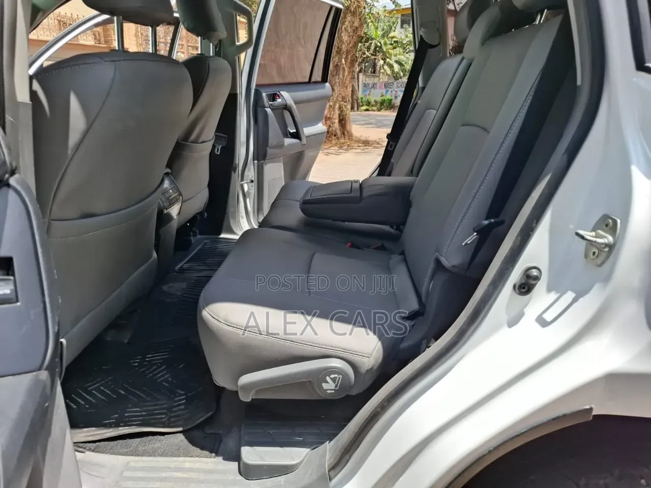 Toyota Hilux 2012 Silver