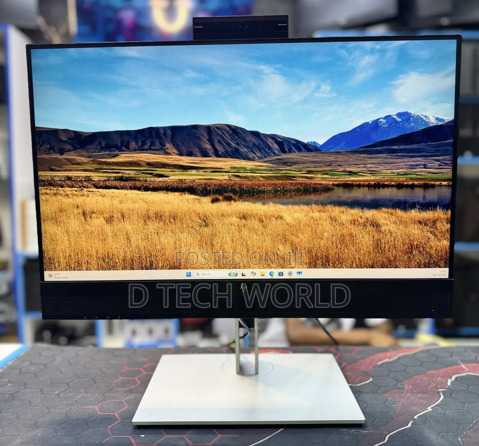 HP E24m G4 FHD USB-C 
24 Inches FHD Ips 
Resolution: Full HD