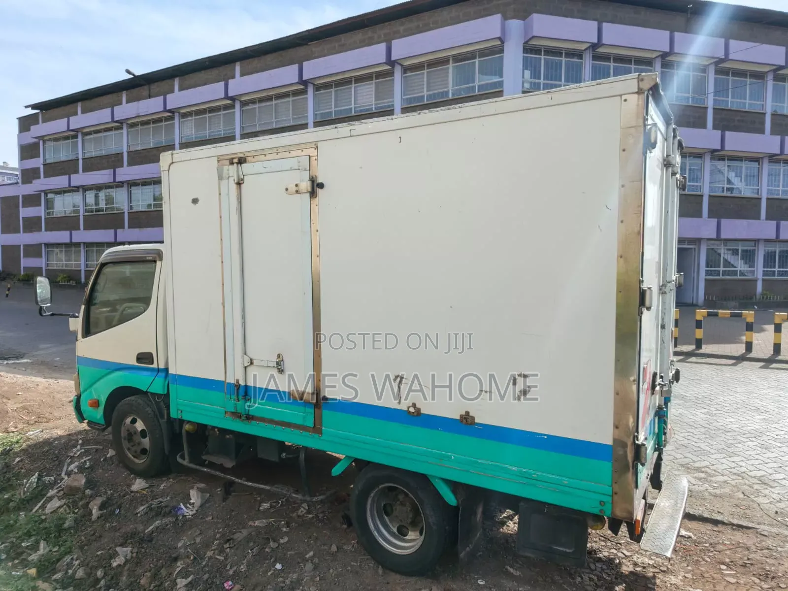 Toyota Dyna 2012 White