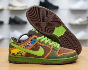 • Nike SB Dunk Low PRM DLS QS ("De La Soul")