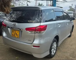 Toyota Wish 2011 Silver
