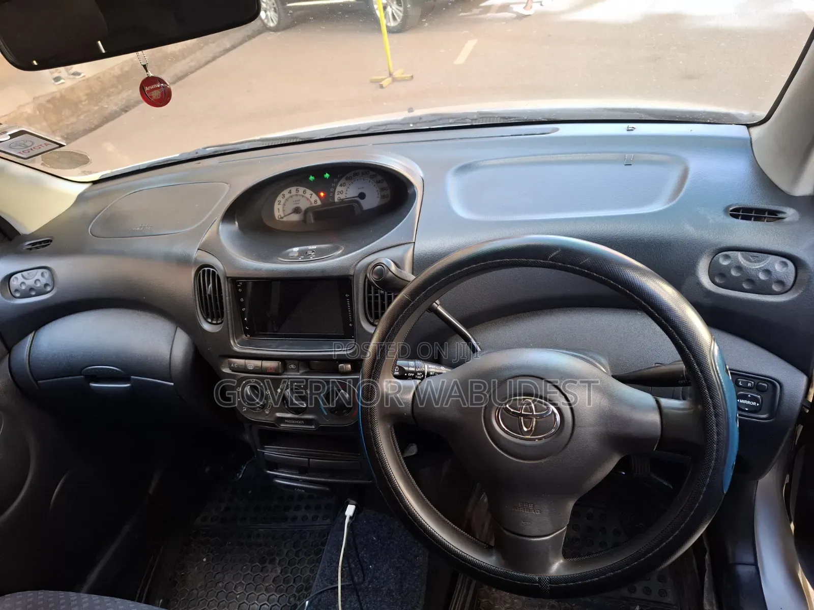 Toyota Fun Cargo 2003 Silver