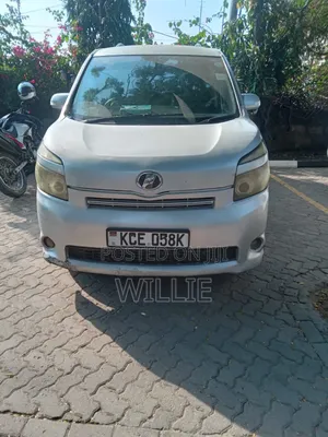 Toyota Voxy 2008 Silver