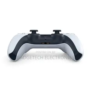 White Ps 5 Pad