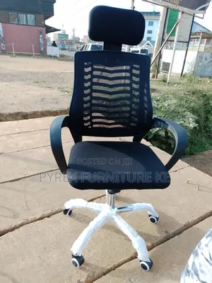 Black Headrest Office Chair
