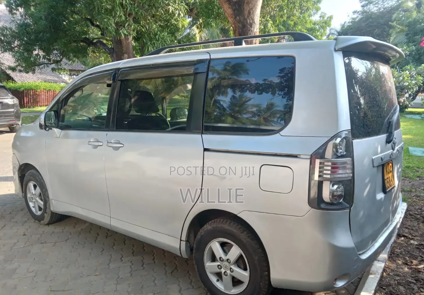 Toyota Voxy 2008 Silver