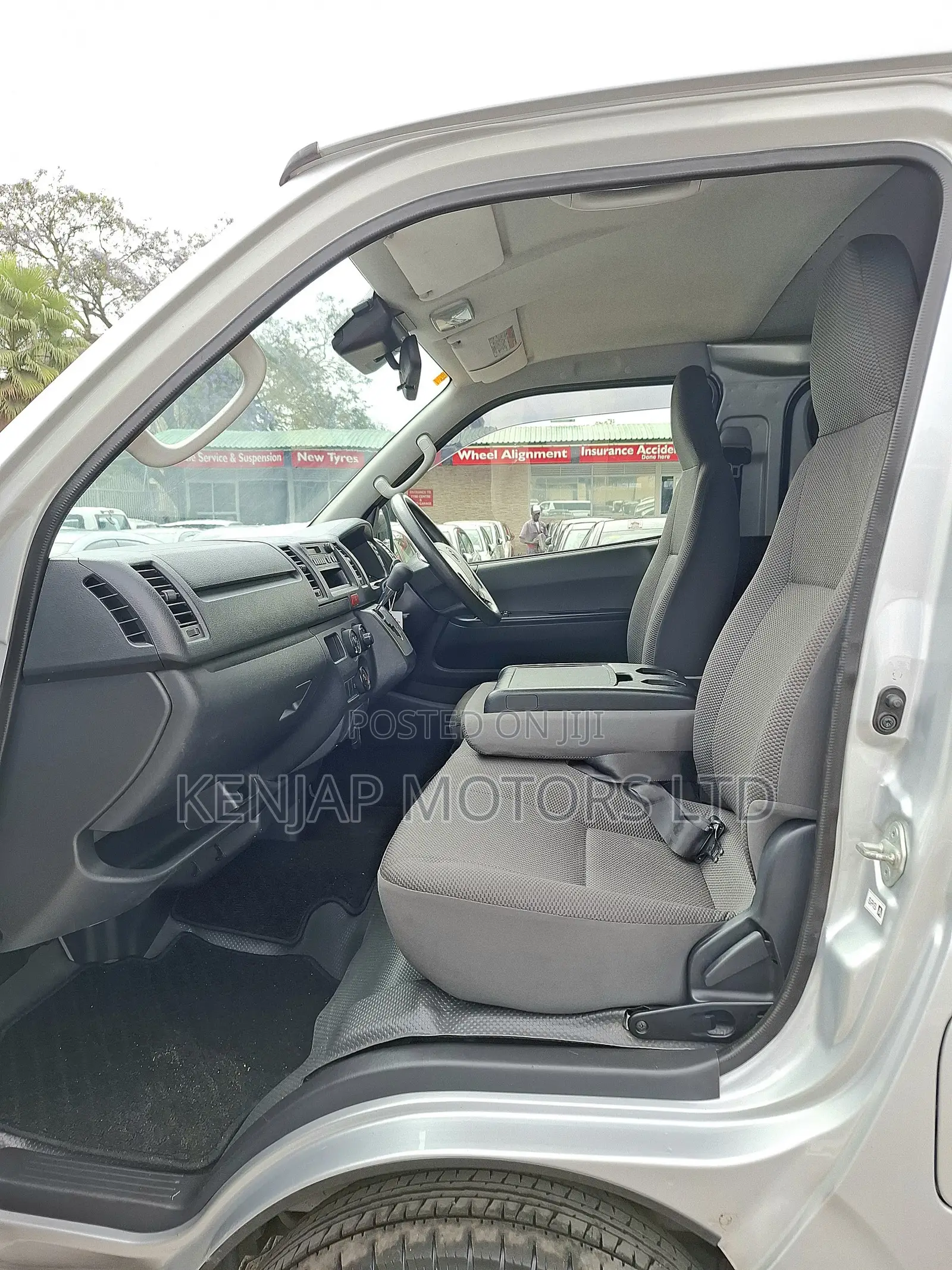 Toyota HiAce 2020 Silver