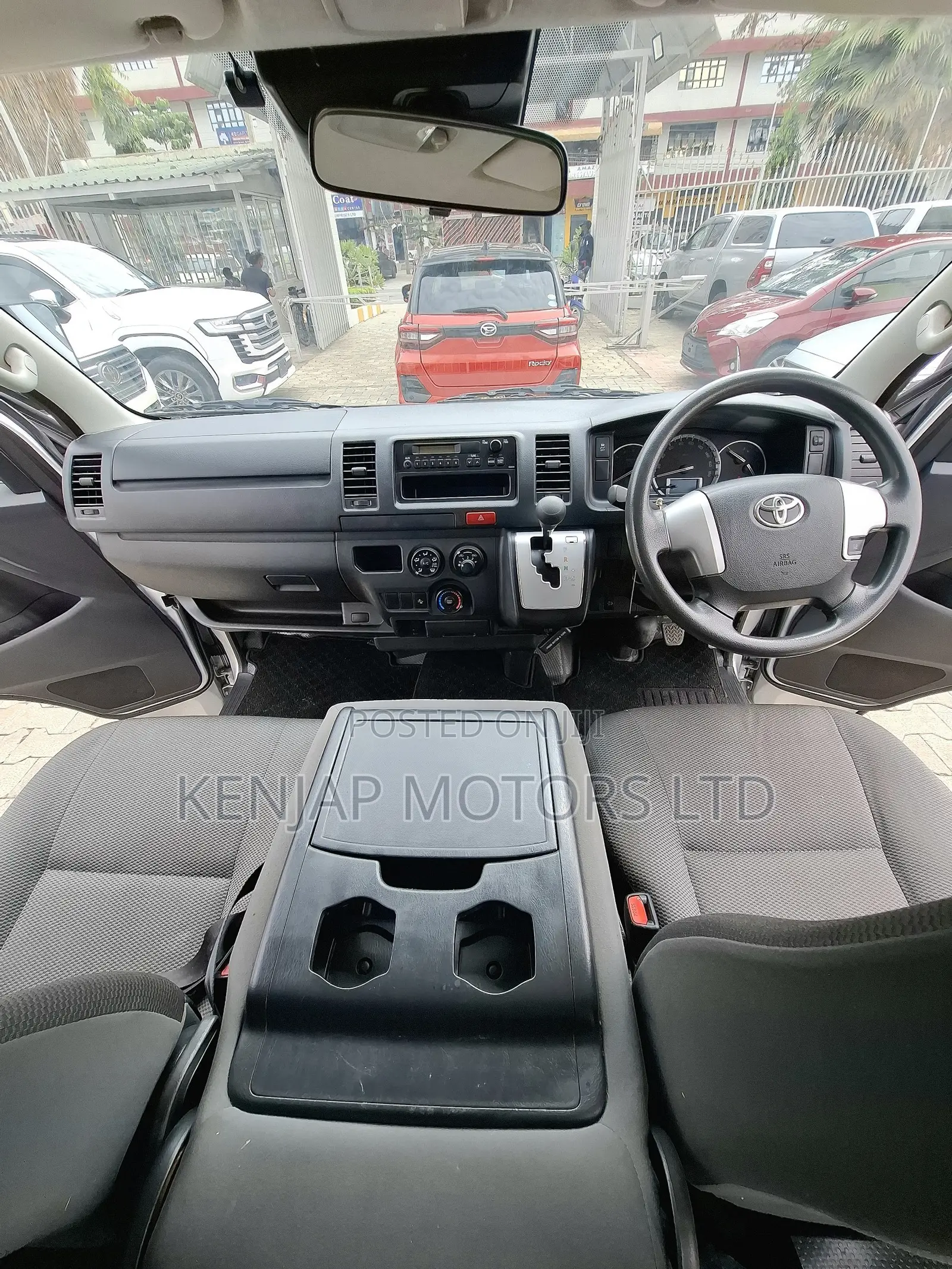 Toyota HiAce 2020 Silver