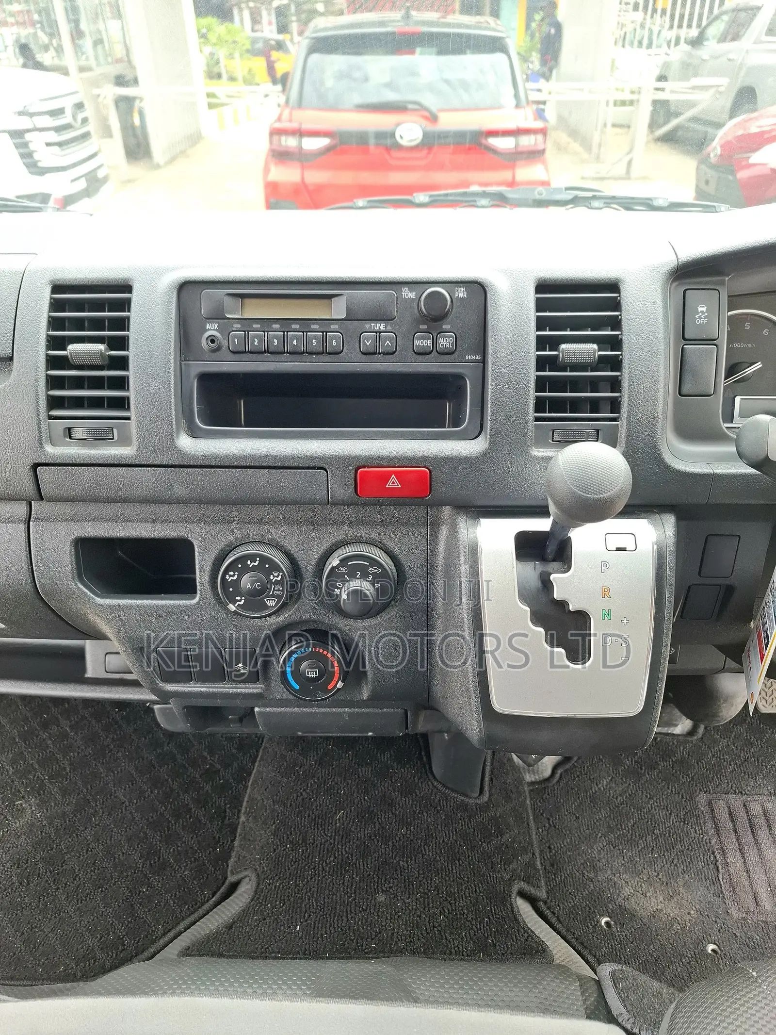 Toyota HiAce 2020 Silver
