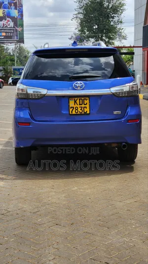 Toyota Wish 2014 Blue