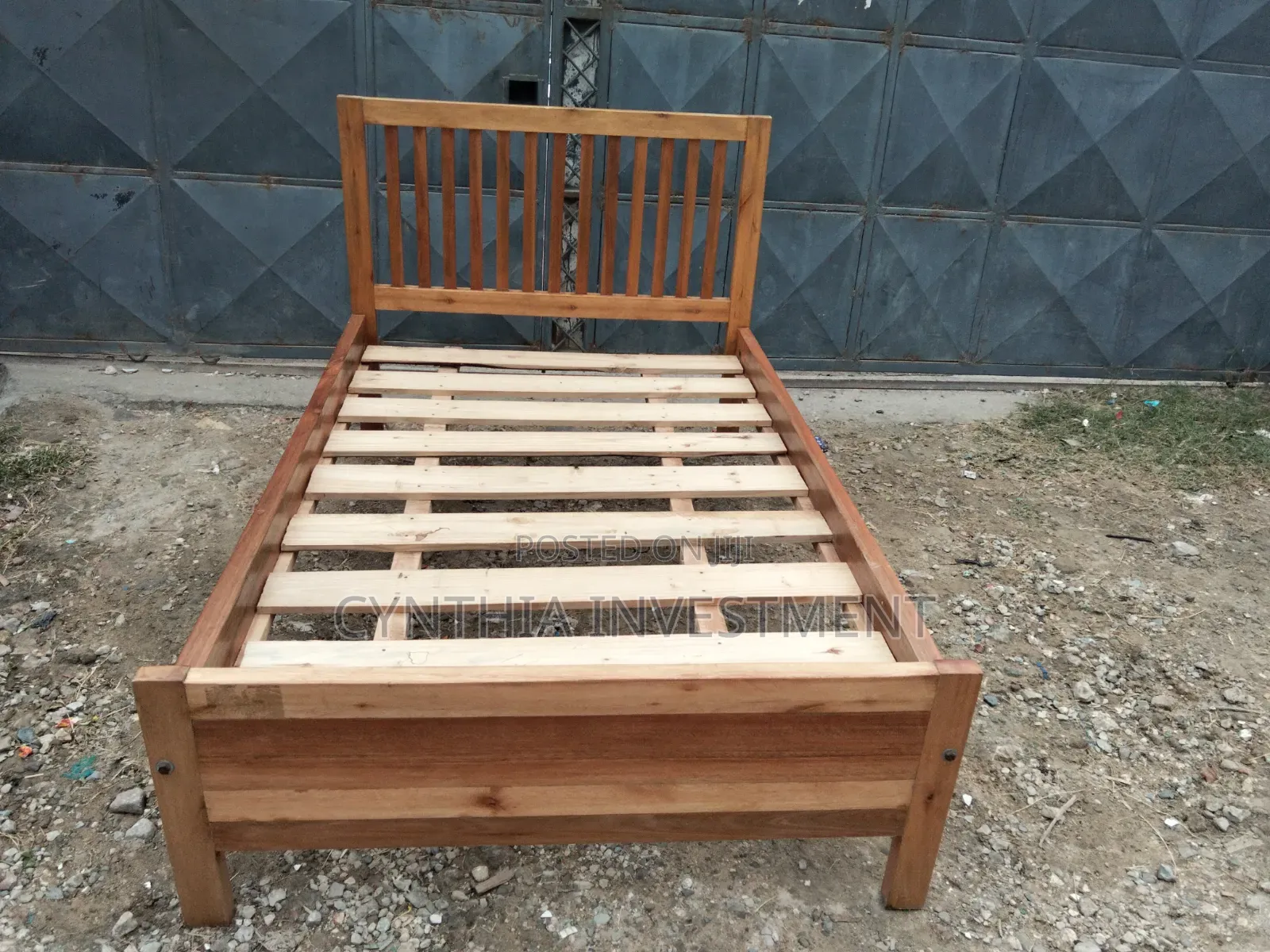 4 by 6 Used Hardwood Bed