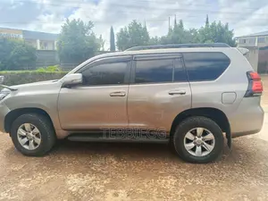 Toyota Land Cruiser Prado 2018 Gray