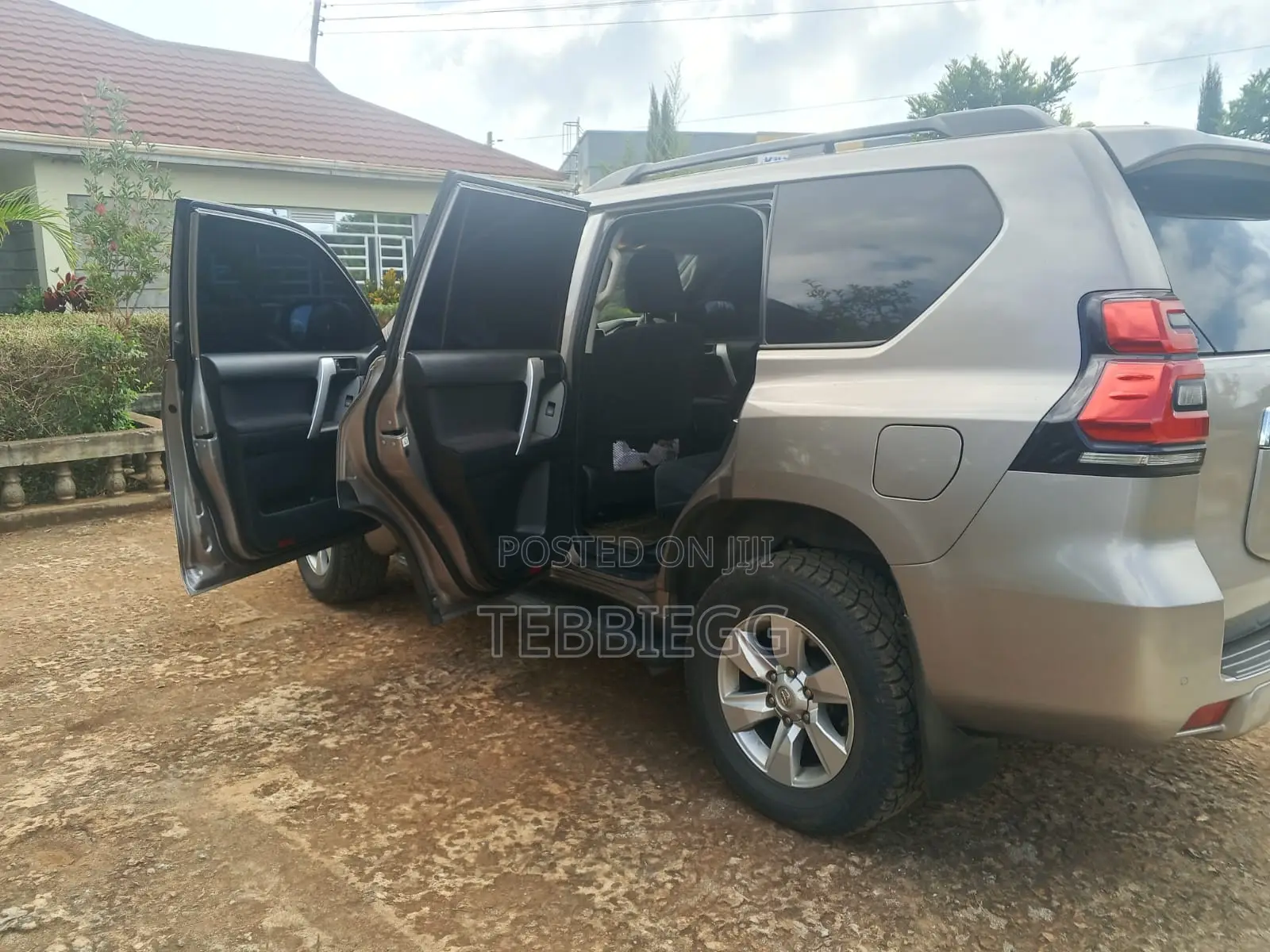 Toyota Land Cruiser Prado 2018 Gray