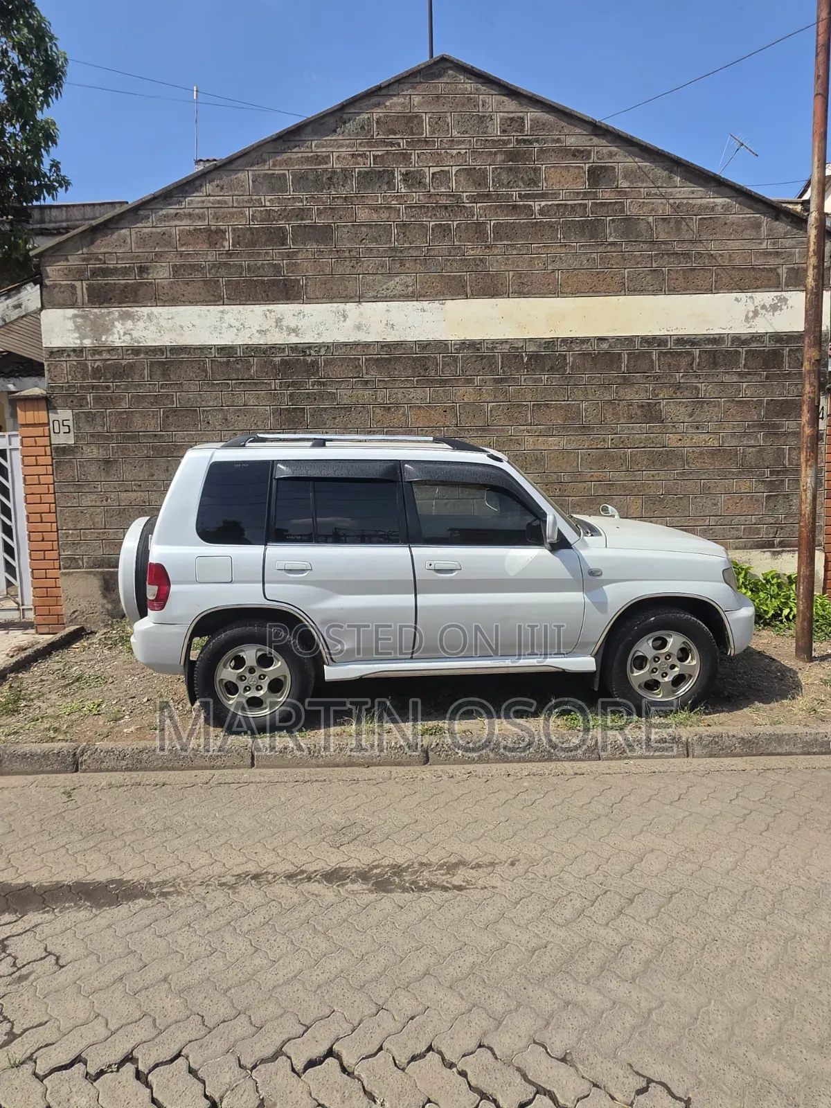 Mitsubishi Pajero 2012 White