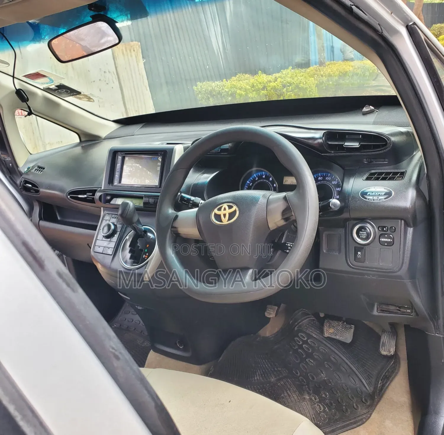 Toyota Wish 2010 Silver