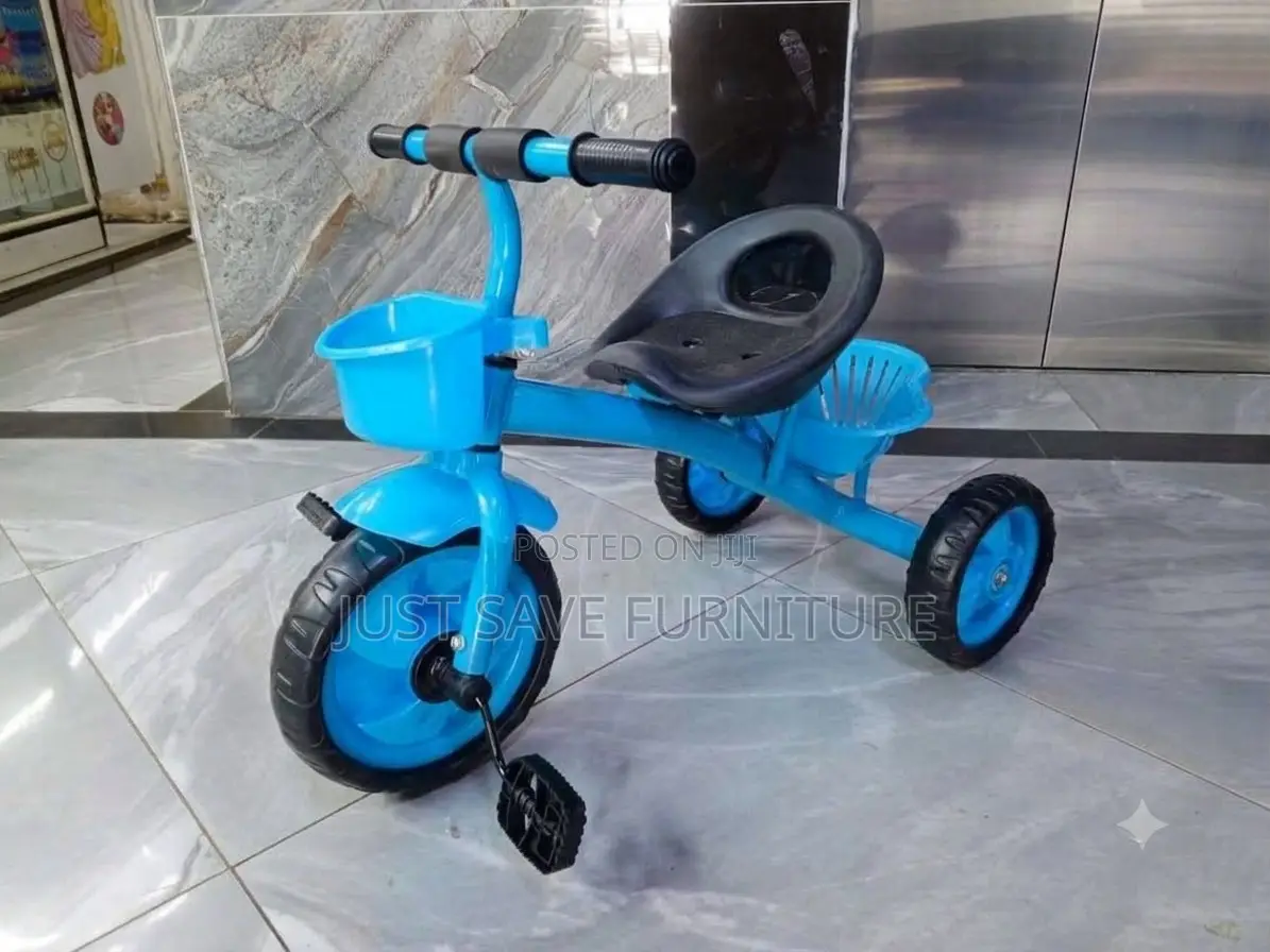 Kids Pedal Tricycle With Front Rear Storage Baskets