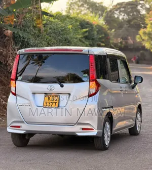Toyota Roomy 2017 Silver