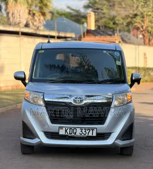 Toyota Roomy 2017 Silver