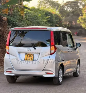Toyota Roomy 2017 Silver