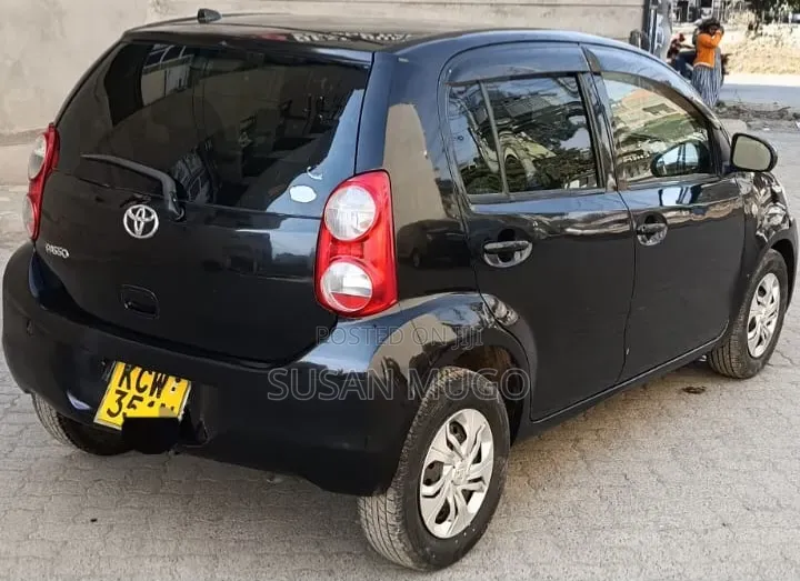 Toyota Passo 2012