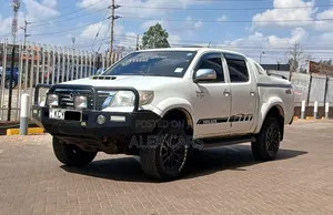 Toyota Hilux 2012 White
