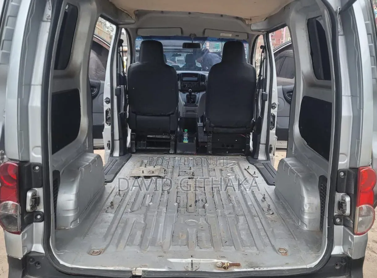 Nissan NV200 2011 Silver