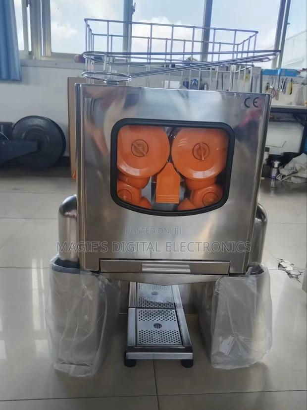 Orange Juicer Machine - main view