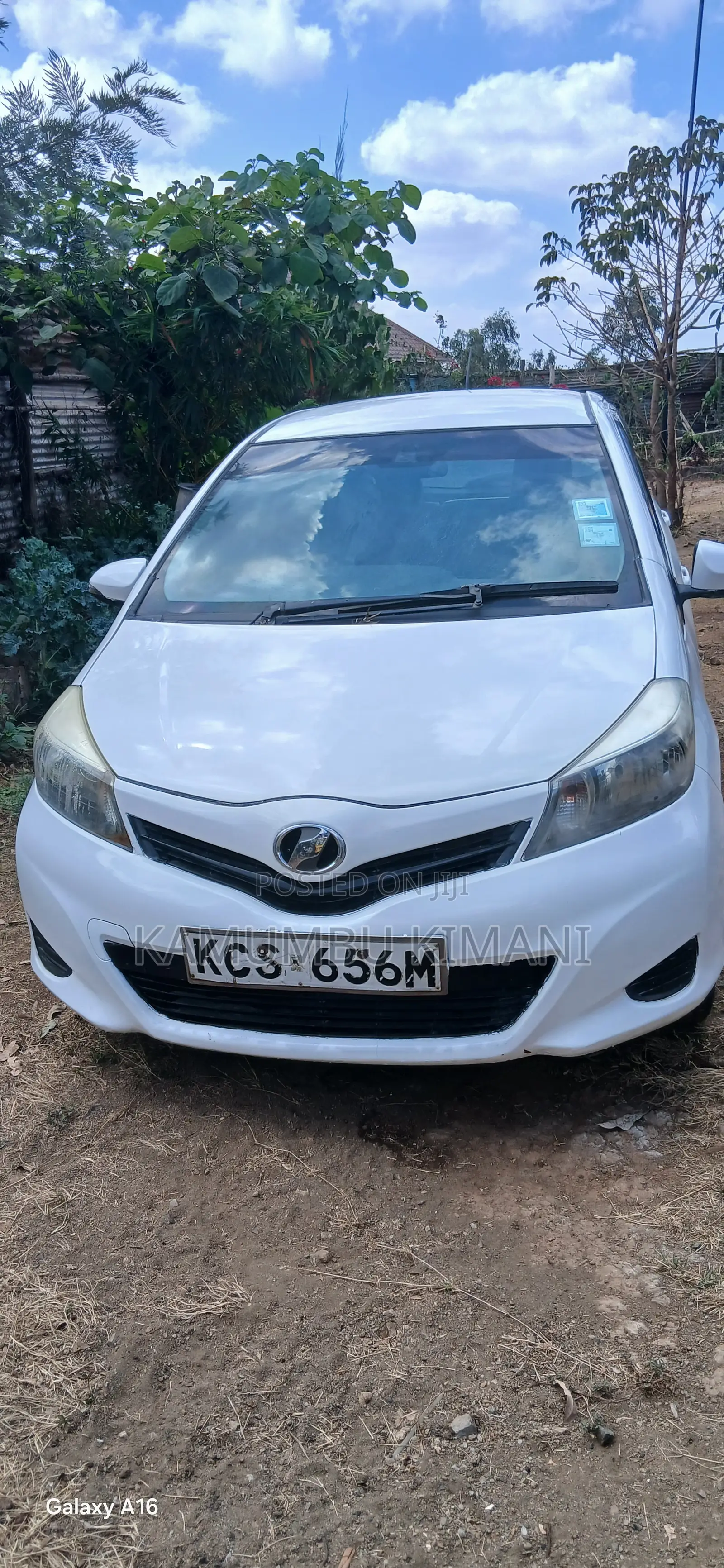 Toyota Vitz 2012 White