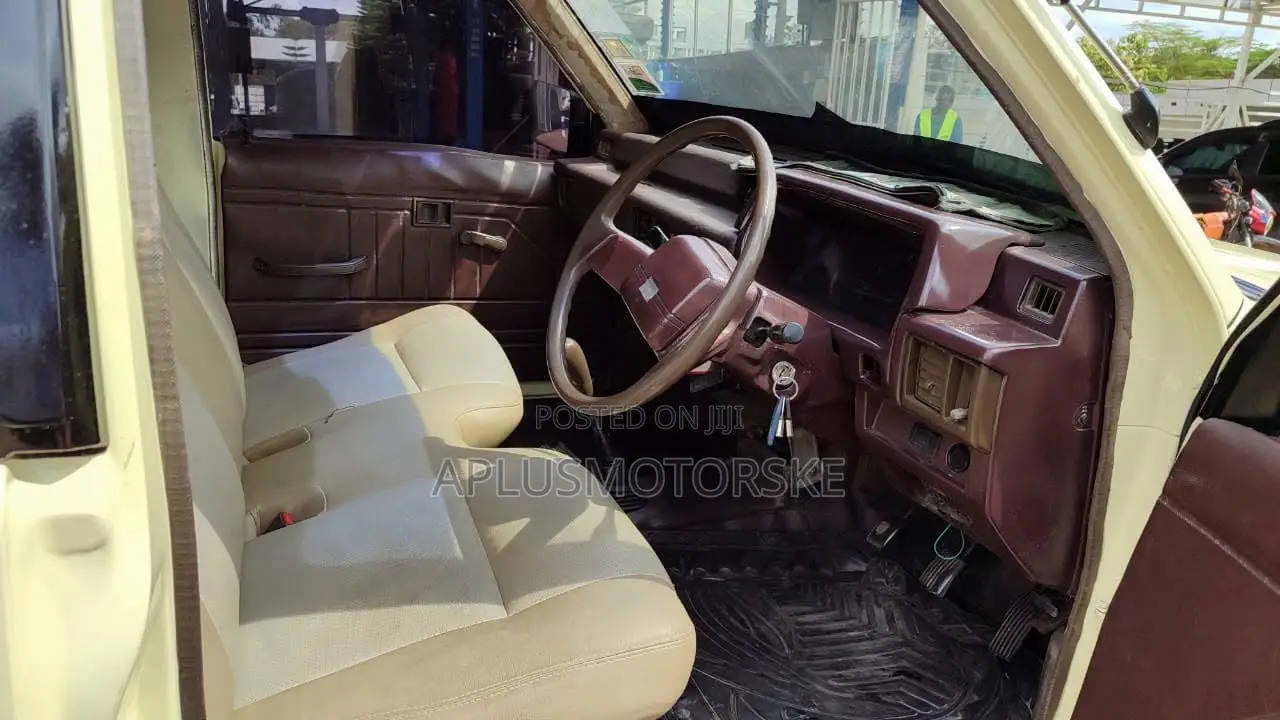 Mitsubishi L200 2004 Beige