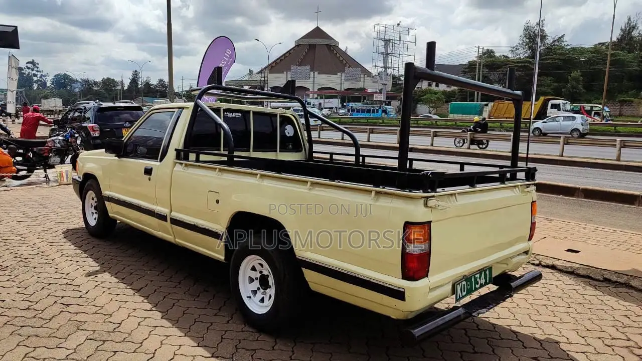 Mitsubishi L200 2004 Beige