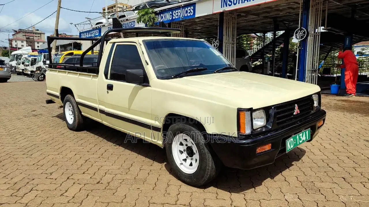 Mitsubishi L200 2004 Beige