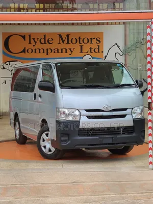 Toyota HiAce 2018 Silver