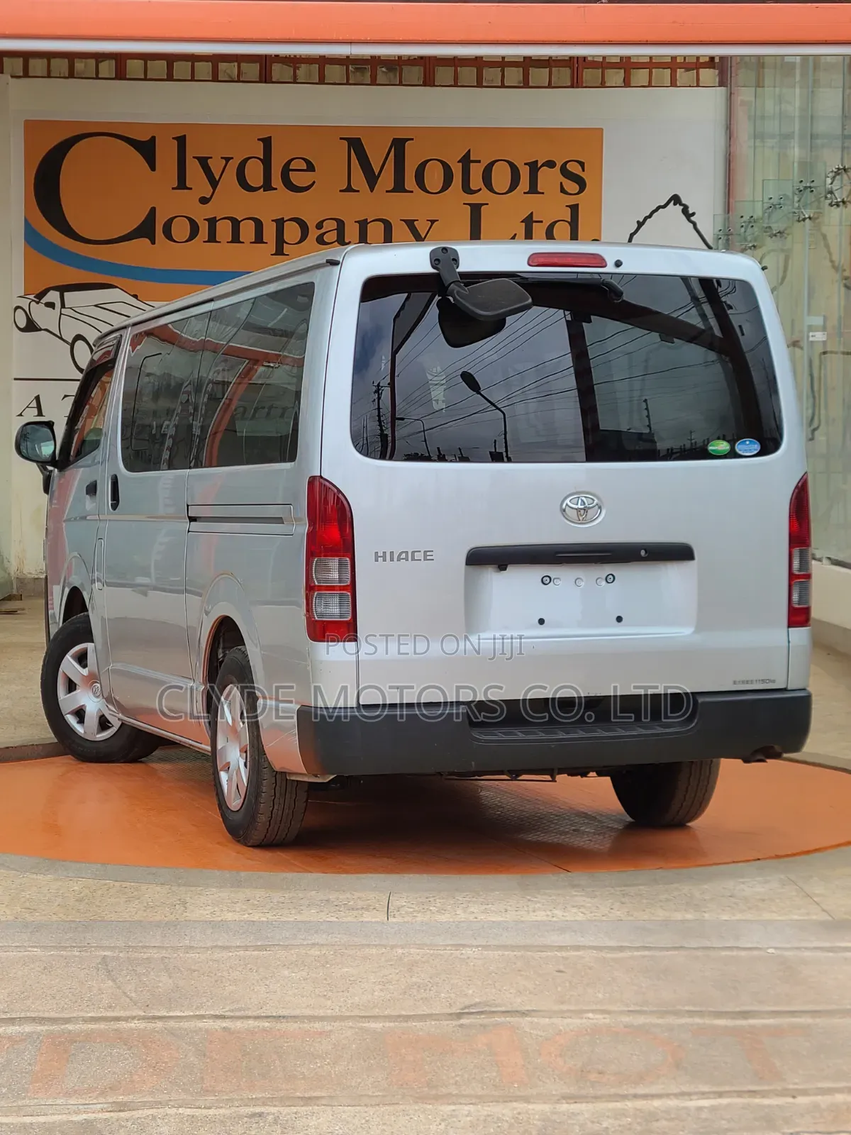 Toyota HiAce 2018 Silver