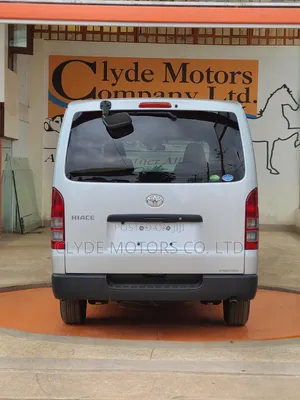 Toyota HiAce 2018 Silver