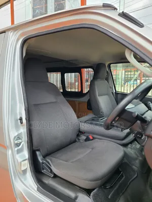 Toyota HiAce 2018 Silver